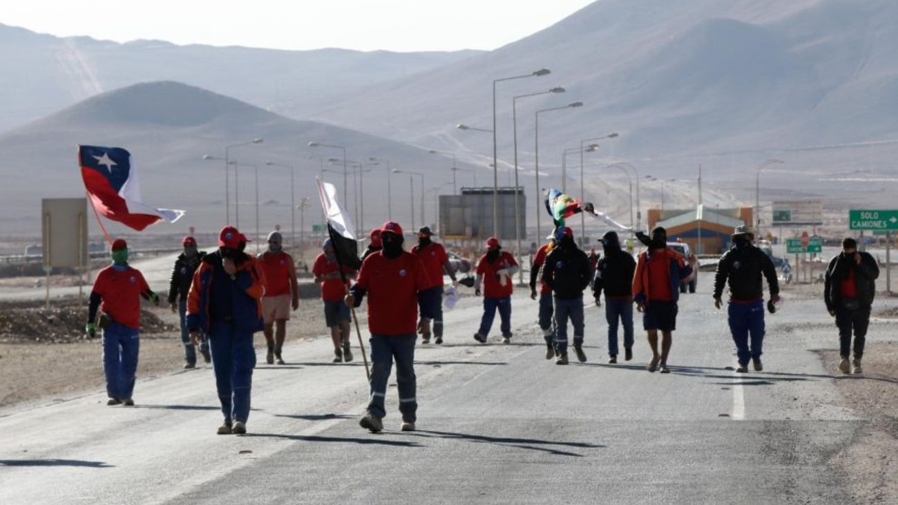 En Escondida ya celebran Navidad: Trabajadores consiguen el bono más alto de la historia de la minería