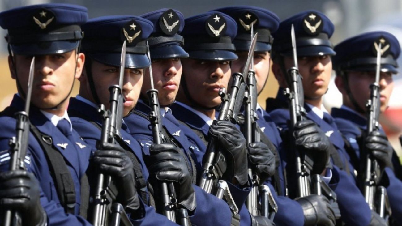 Salarios en la FACh: Descubre Cuánto Ganan los Oficiales Tras Graduarse de la Escuela de Aviación "Capitán Manuel Ávalos Prado