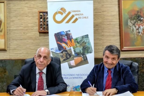 La Cámara Minera de Chile firma convenio con Ingeniería Industrial de la  Universidad de Chile 