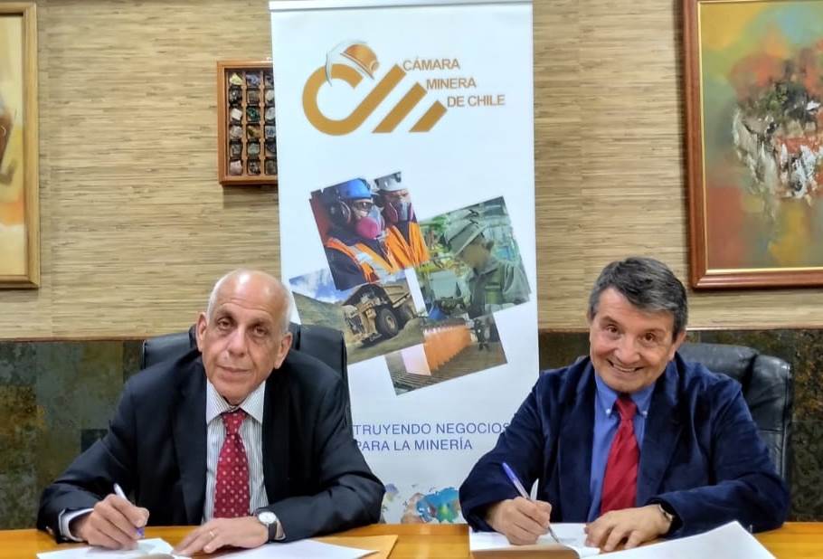 La Cámara Minera de Chile firma convenio con Ingeniería Industrial de la  Universidad de Chile 