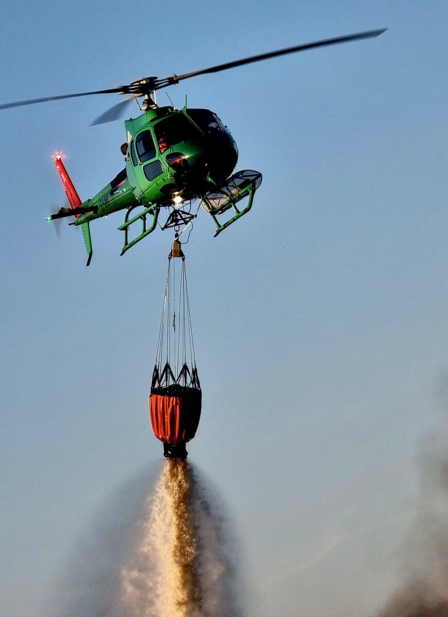 Aeronaves de alto impacto: Aircranes y Superpumas refuerzan la batalla contra el fuego en Chile