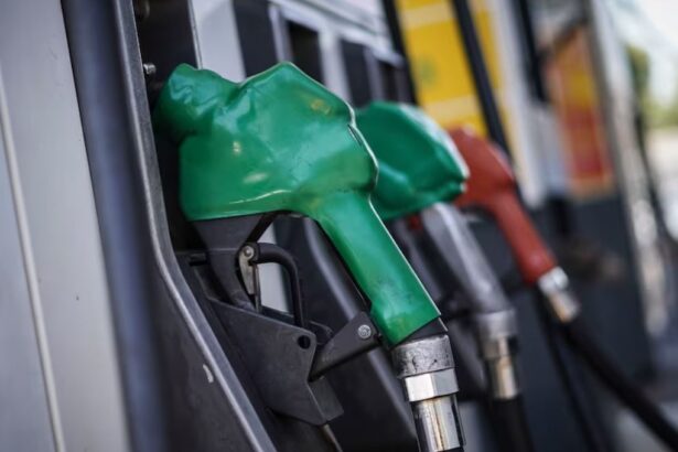 Nueva alza en el precio de la bencina: cuánto subirán los combustibles desde este jueves