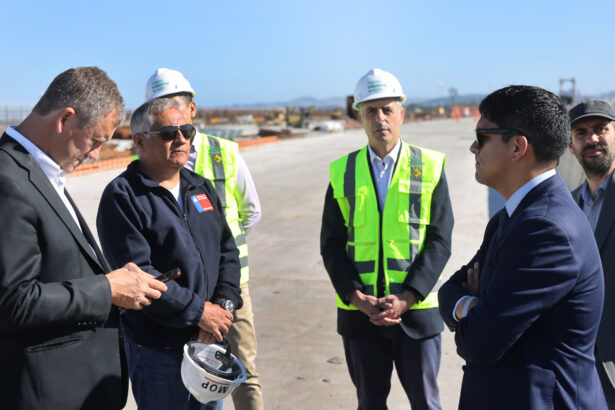 Puente Industrial recibe visita del Presidente Boric y alcanza 83% de avance