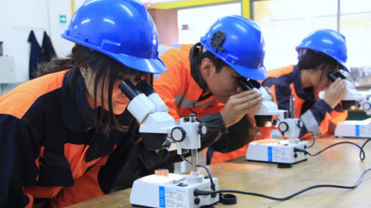 Chuquicamata y Don Bosco fortalecen lazos con Feria Técnico-Profesional: Estudiantes demuestran habilidades clave para la industria minera