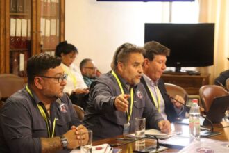 Sindicato de Minera Escondida expone abusos laborales ante Comisión del Congreso Nacional