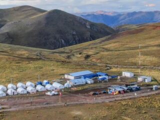 Resultados Prometedores en el Proyecto Khaleesi de C3 Metals Revelan Expansión en Mineralización de Cobre y Oro en Perú