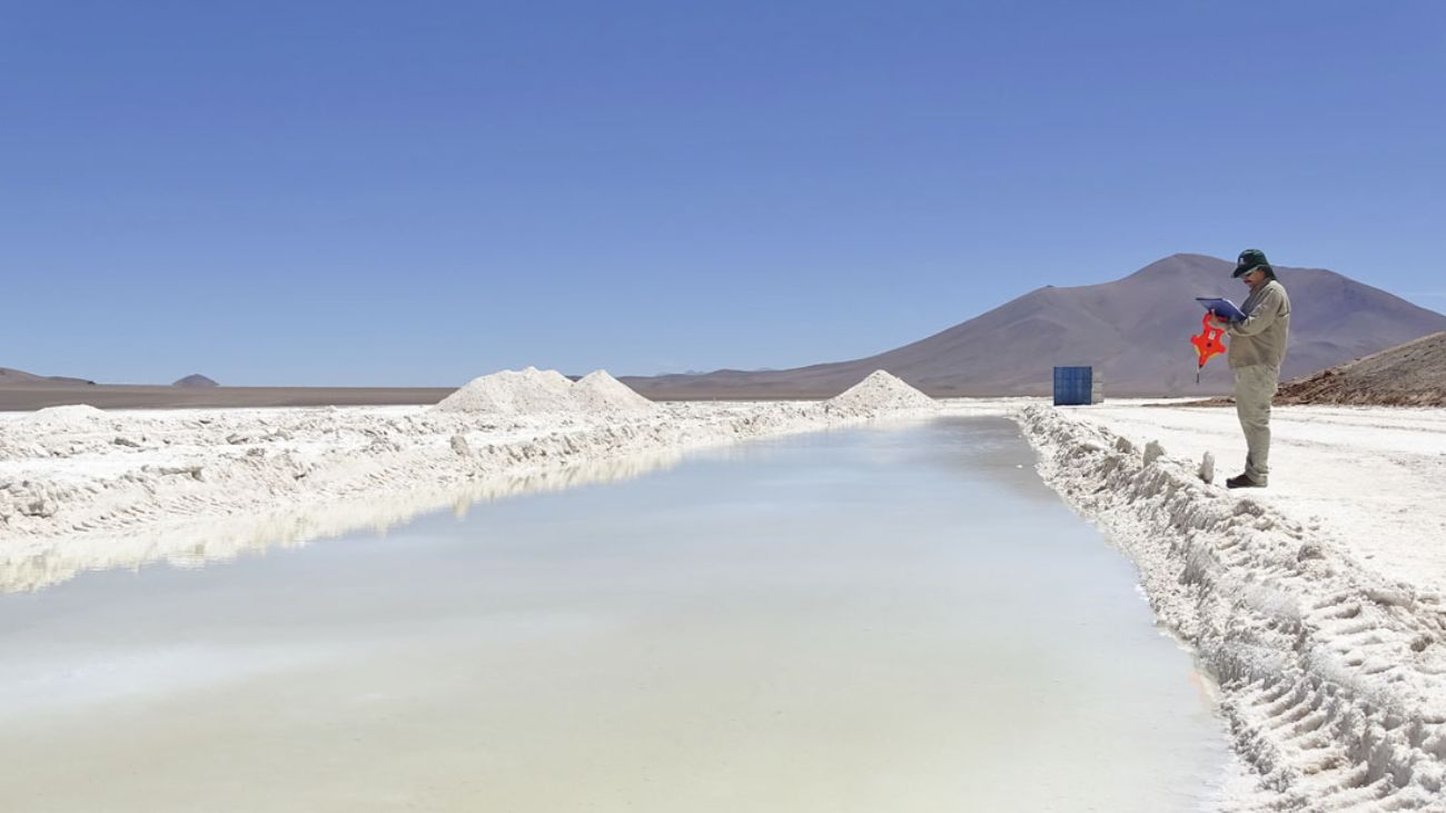 Corte de Santiago Integra a Comunidad Colla en Litigio de Litio en Atacama, Desafiando a Grandes Mineras