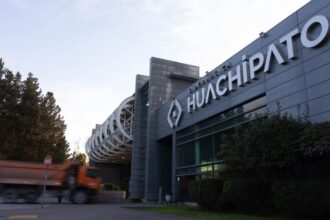 Crisis en el sector metalúrgico chileno: caída del 0.6% en noviembre tras cierre de Huachipato y proyecciones negativas para 2025