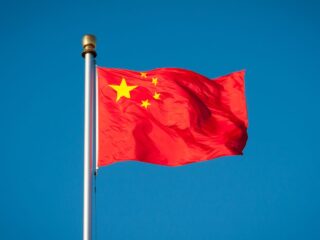 China Asegura su Futuro Energético: Diversifica Importaciones y Fortalece Acuerdos de GNL Frente a Tensiones con EE.UU.