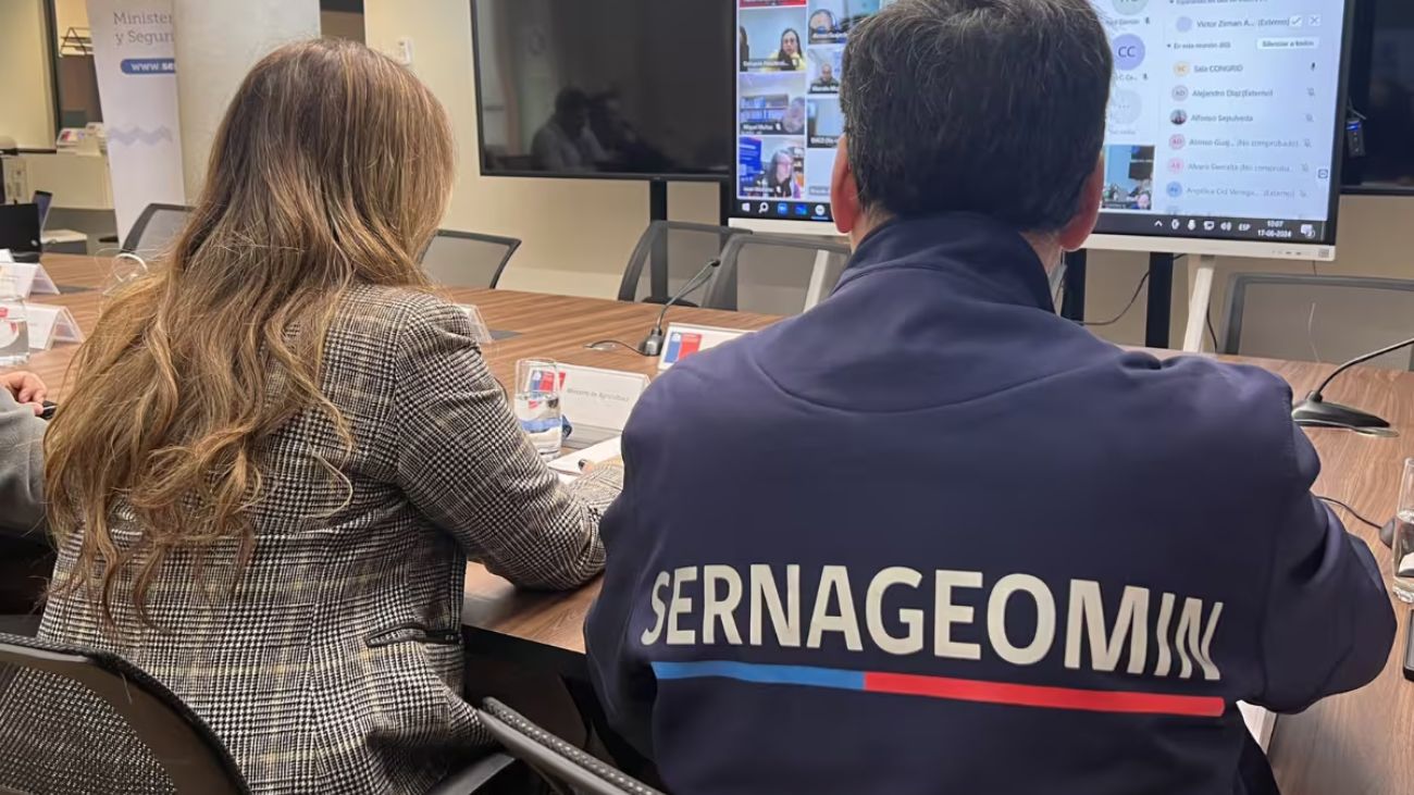 Con sueldos desde $2.880.000: Sernageomin publica nuevas ofertas de trabajo