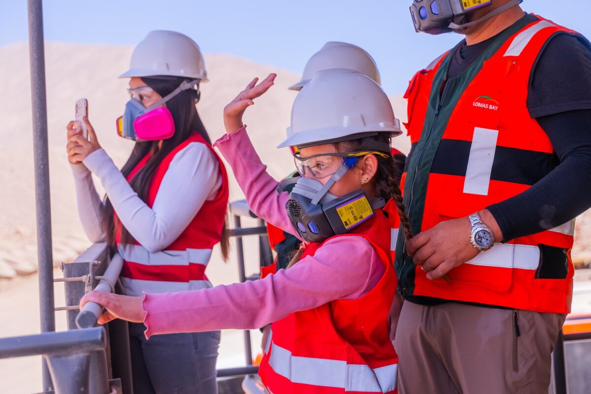 Lomas Bayas abre sus puertas a las familias: Una experiencia en el corazón de la minería del cobre 