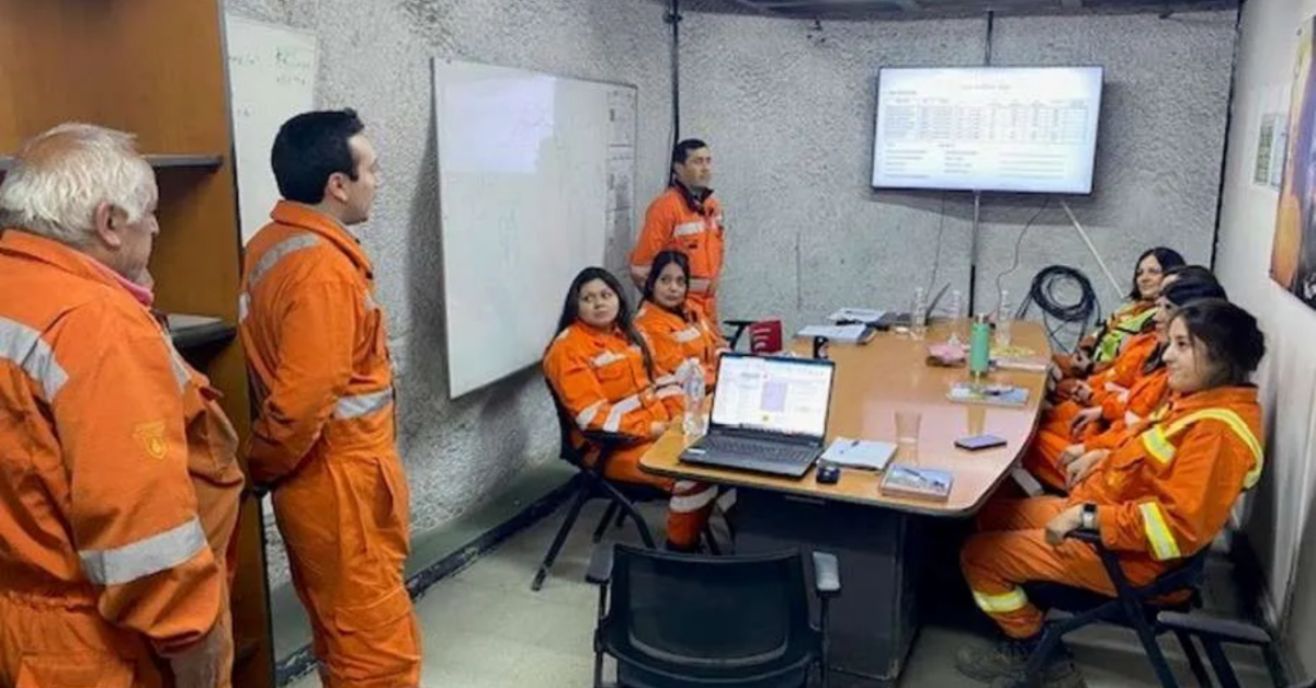 Escuela de Conducción para Camiones Mineros en Codelco El Teniente