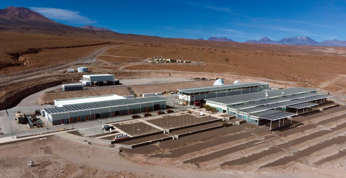 ALMA se alista para recibir al nuevo cerebro de datos astronómicos a 2900 metros de altura