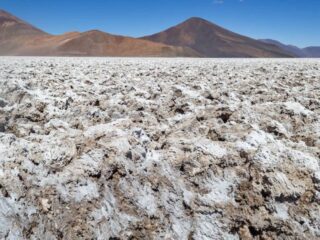 Chile avanza en la Estrategia Nacional del Litio con nuevo contrato de operación en Salares Altoandinos