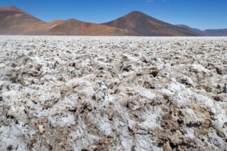 Chile avanza en la Estrategia Nacional del Litio con nuevo contrato de operación en Salares Altoandinos