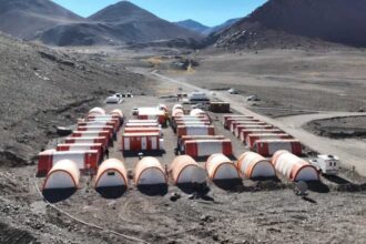 McEwen Copper Invierte $200,000 en Mejoras Ecológicas con Bischofita para Caminos en Proyecto Los Azules