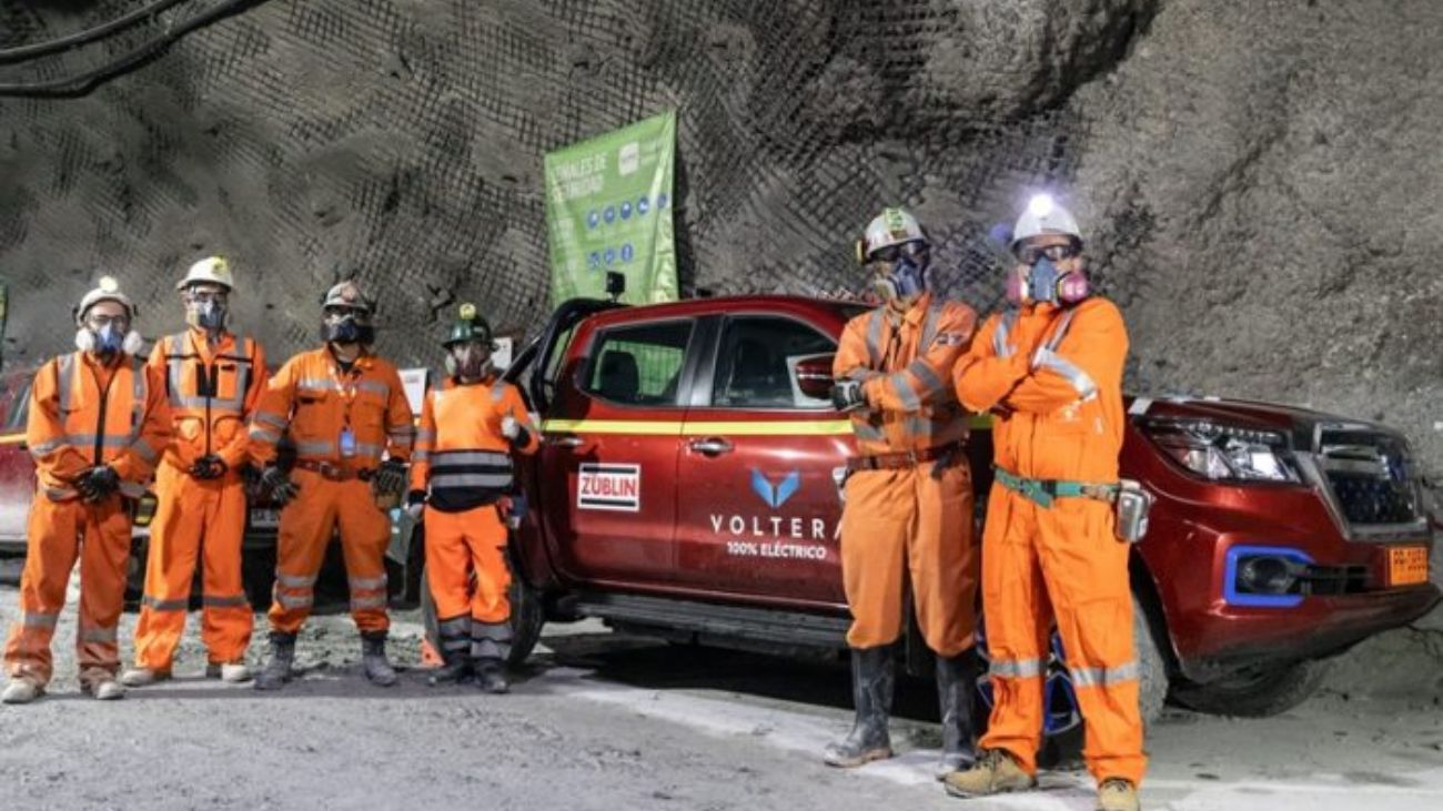 Codelco lidera la revolución verde en minería con pruebas exitosas de la camioneta eléctrica Voltera R6 4x4 en El Teniente