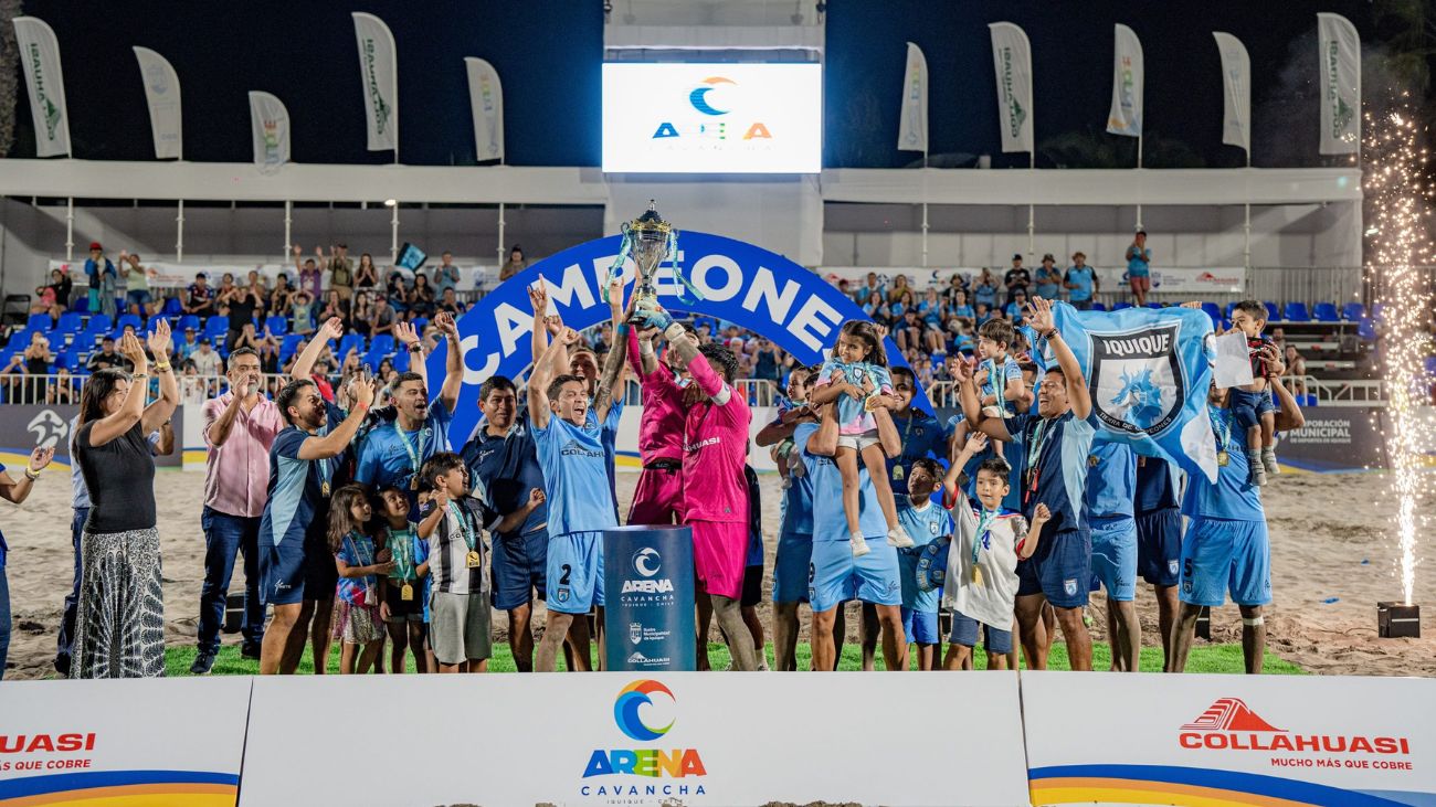 Deportes Iquique triunfa en el Cuadrangular Internacional de Fútbol Playa 2025 en Arena Cavancha