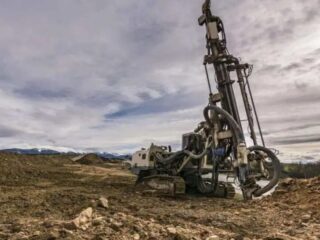 Hannan Metals descubre significativa mineralización de oro en Perú: potencial para nuevo distrito minero en proyecto Valiente