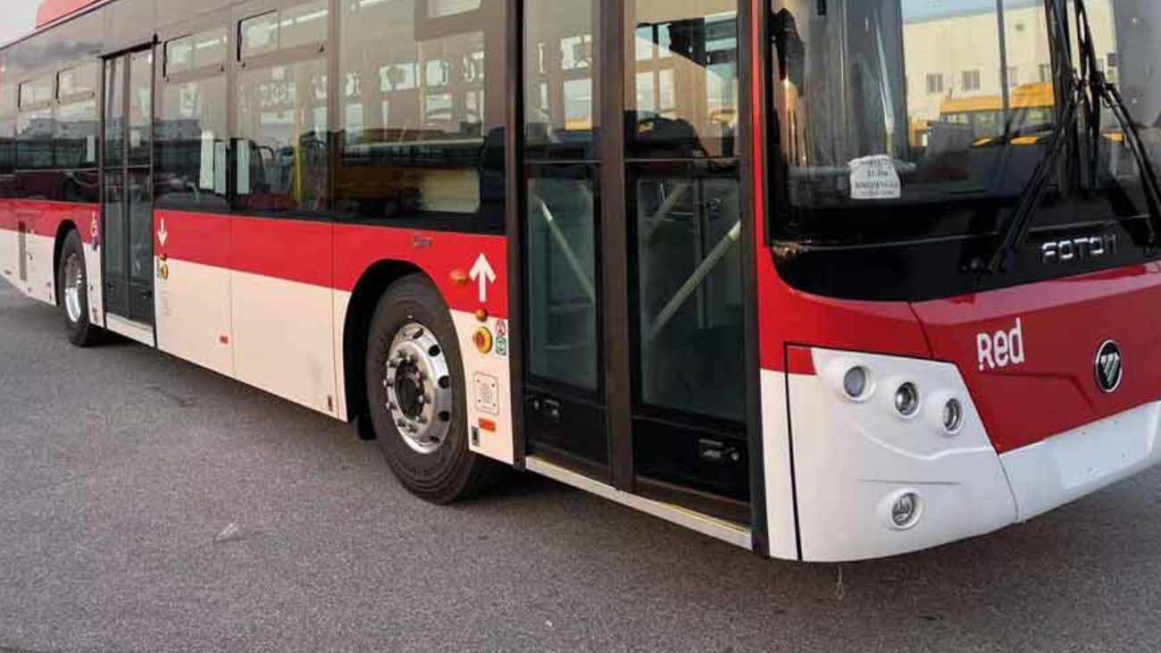 Santiago lidera en electromovilidad: estrena 1.267 buses eléctricos y alcanza cifra récord fuera de China