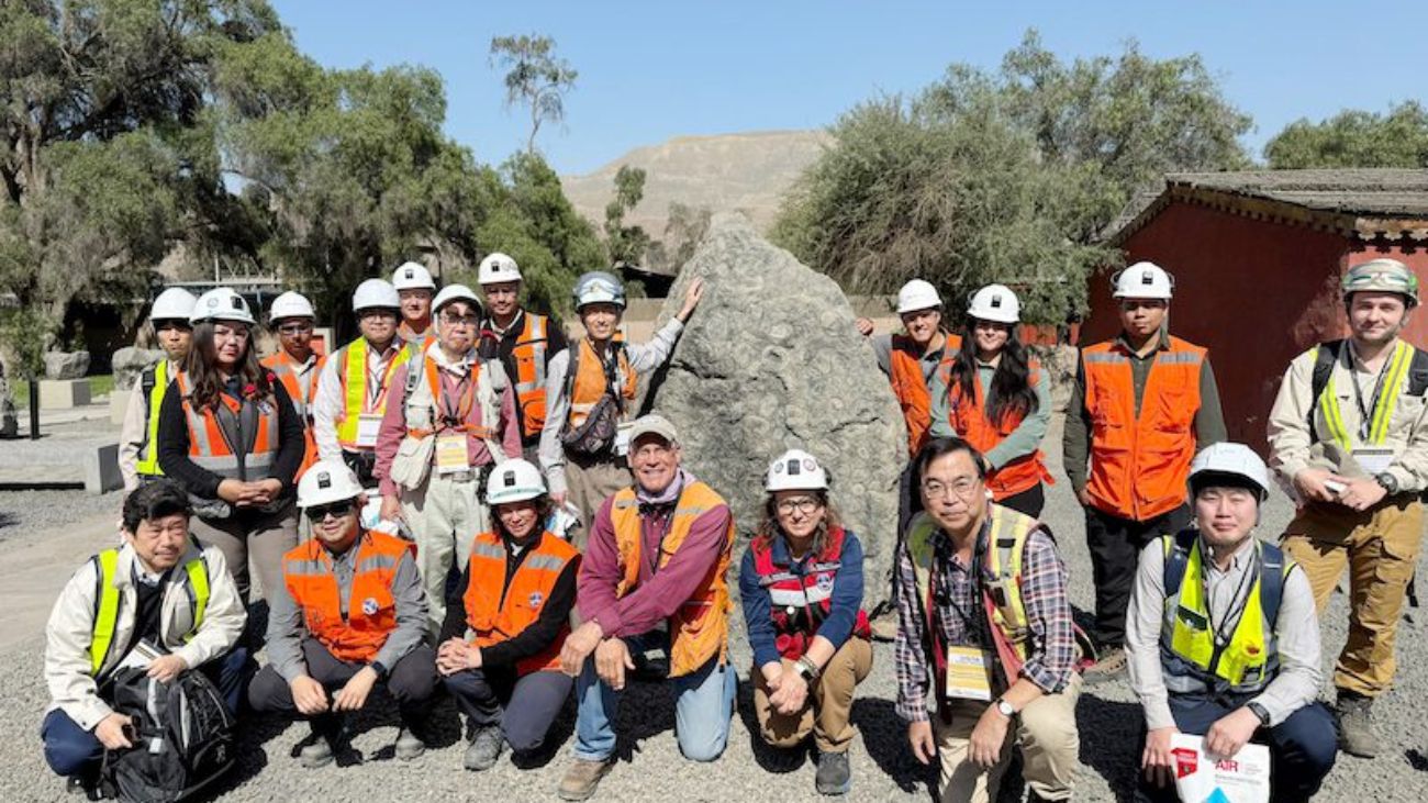 Expertos japoneses en geología exploran Mina Carola en Chile para fortalecer la colaboración internacional y el intercambio de conocimientos