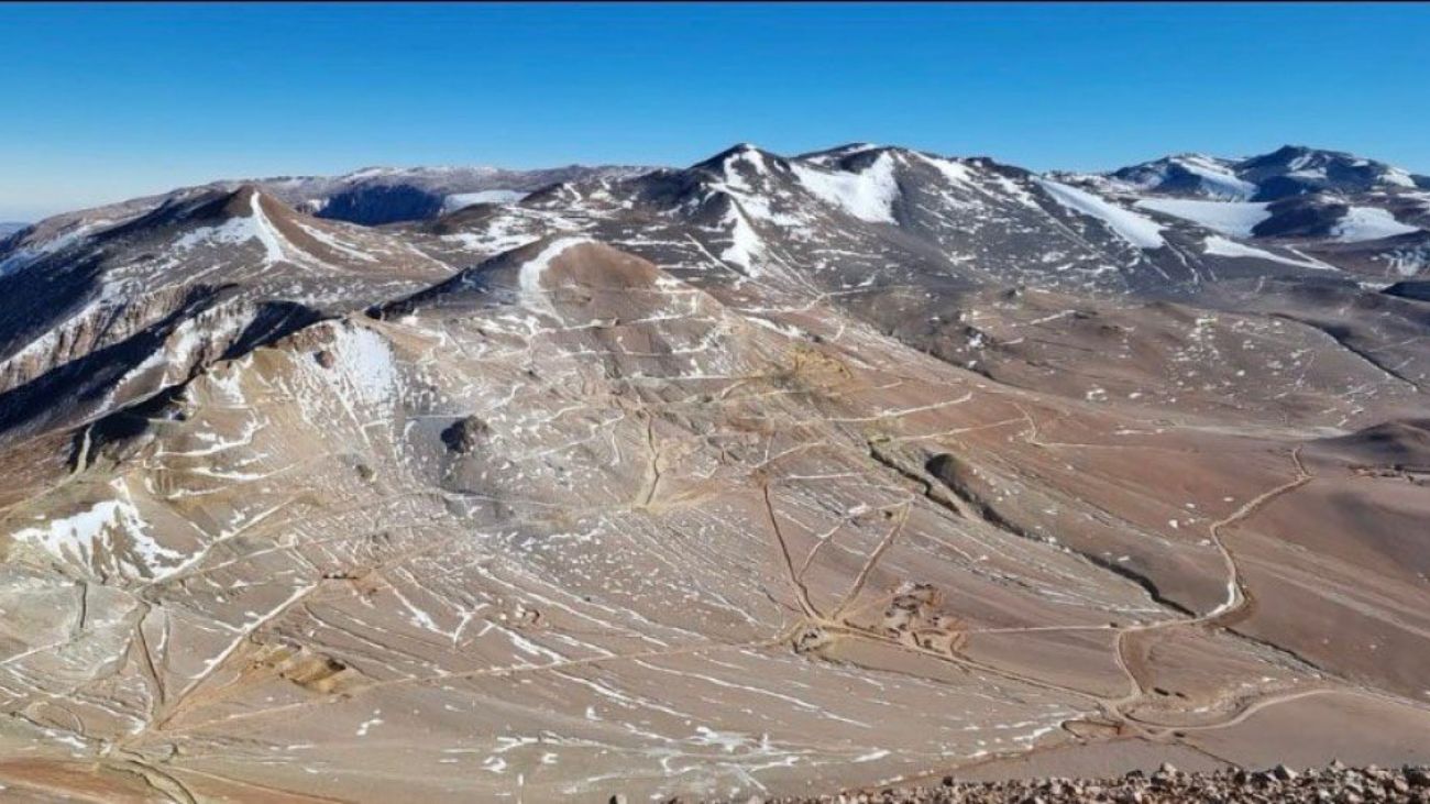 Mogotes Metals y CMP lanzan exploración en distrito Vicuña: Buscan potencial de oro y plata en nuevas concesiones