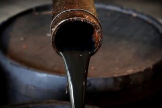 Fin de la Guerra en Ucrania Podría Desplomar el Precio del Petróleo Brent: Impactos y Perspectivas Globales