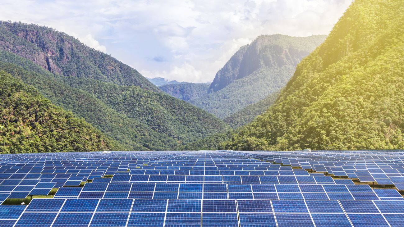 China encontró el Santo Grial de la energía solar, el elemento que faltaba: Y cubrió sus montañas