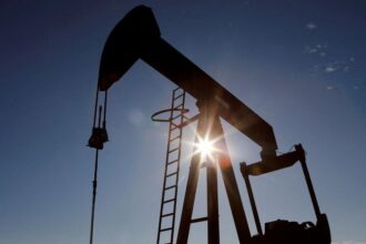 Mercado Petrolero en Crisis: Caída del 2.2% en WTI por Tensiones Geopolíticas y Aumento en Inventarios