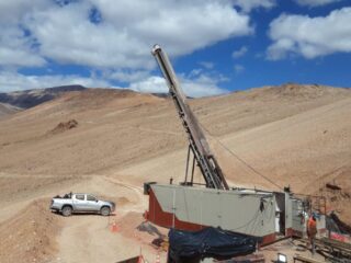 Torq Resources lanza campaña de perforación en proyecto de oro y cobre Santa Cecilia, Chile, con financiamiento de Gold Fields