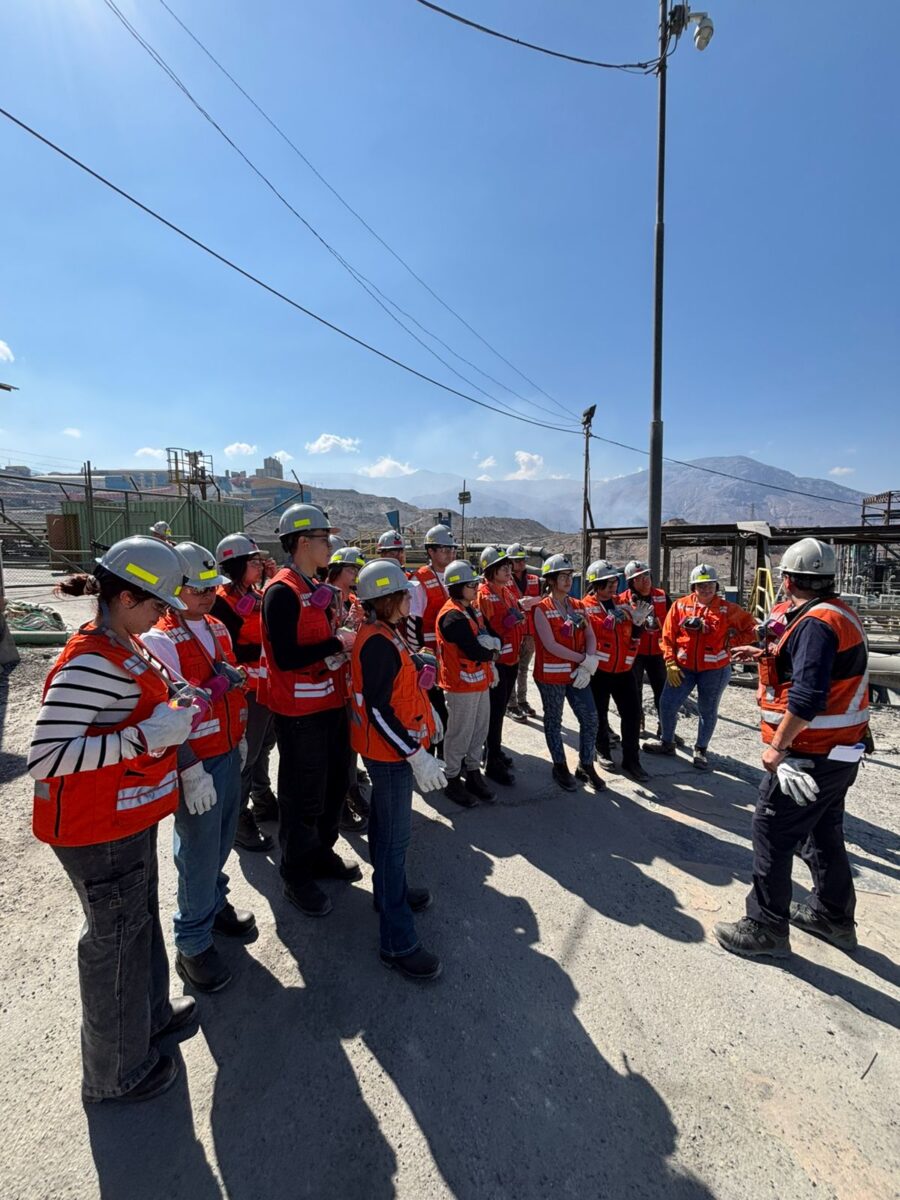 Estudiantes de la región de O´Higgins conocen en terreno la gran minería subterránea y concluyen exitoso proceso de prácticas en División El Teniente 