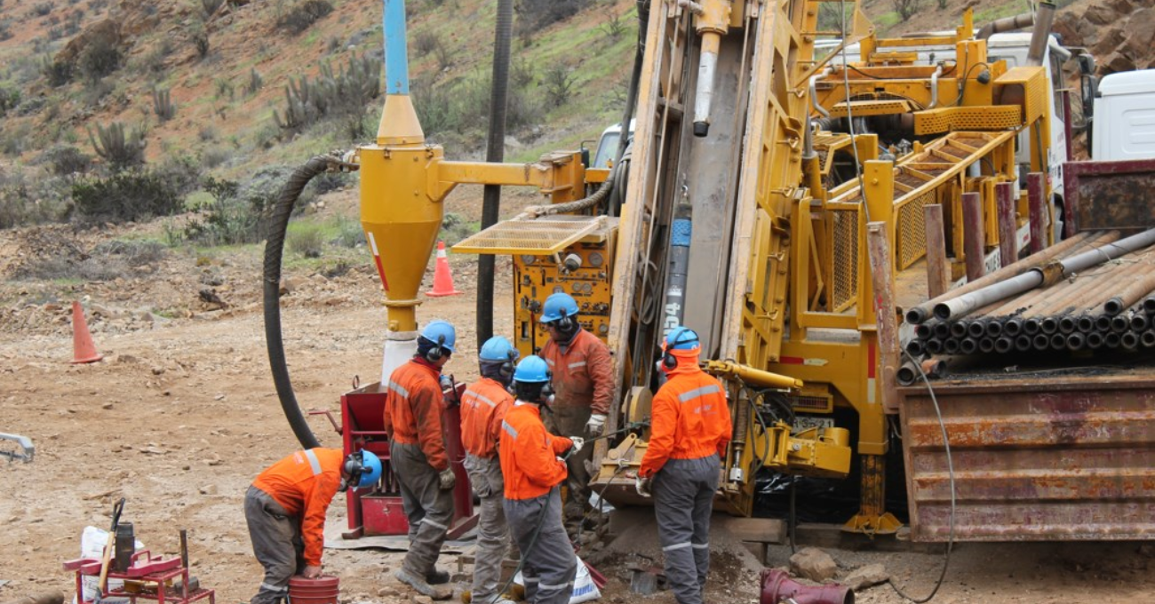 Red Metal Resources planea un extenso programa de trabajo para 2025 en su propiedad IOCG de Carrizal luego de descubrimientos de muestreo de hasta 5.77% de cobre