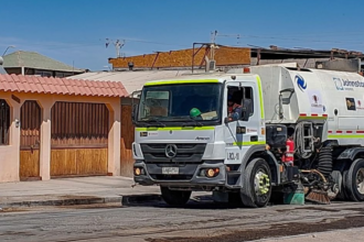 Codelco en Calama: Plan de Descontaminación con "Barrido y Lavado" eficiente.