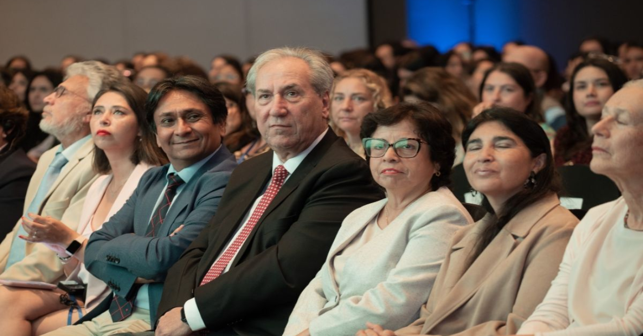 Industria minera chilena destaca liderazgo femenino en evento Mujer & Minería