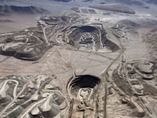 Codelco Radomiro Tomic Impulsa la Sustentabilidad: Introduce Vehículos Eléctricos en la Minería Chilena