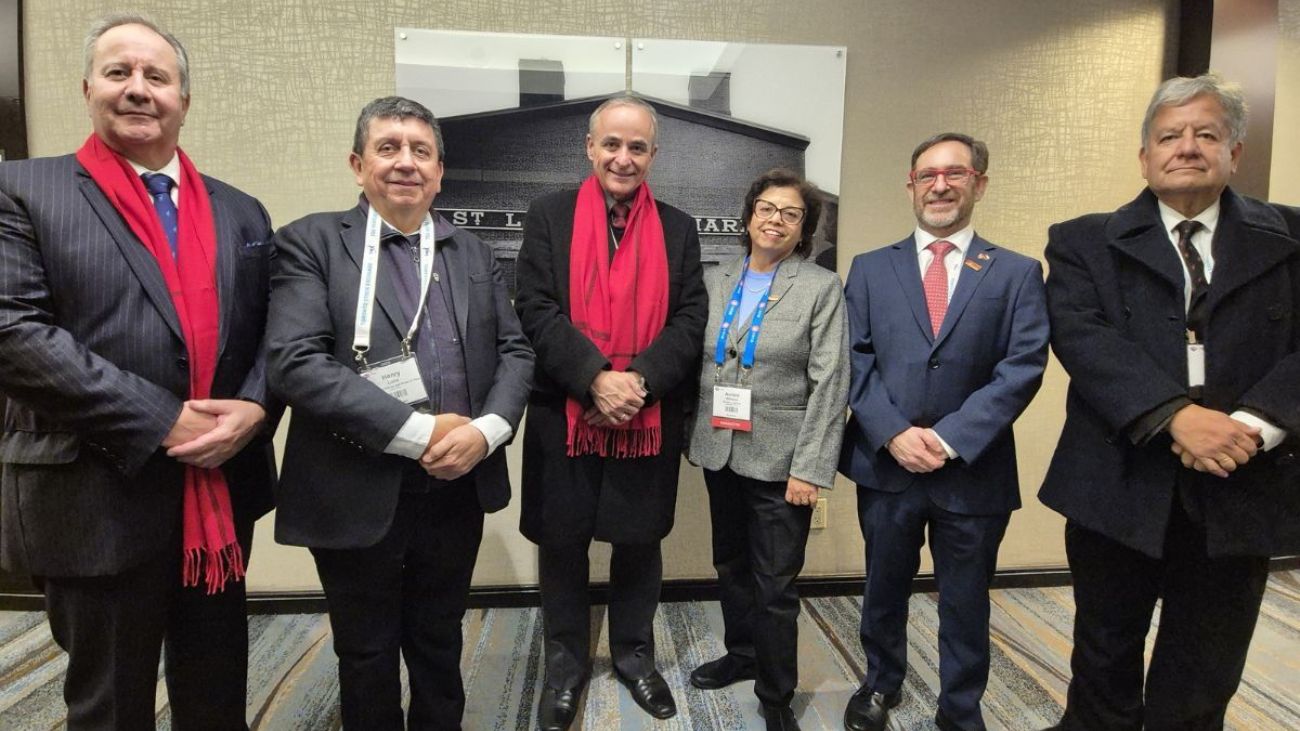 Ministro Jorge Montero Impulsa Desalinización del Agua Marina para la Sostenibilidad Minera en la Cumbre PDAC 2025