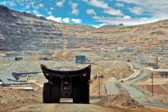 Chile proyecta inversiones mineras de US$ 83.000 millones para 2028: Estrategias para atraer capitales y agilizar permisos