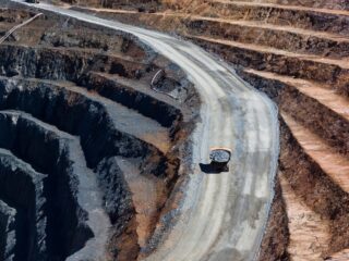 Minería Chilena Avanza Hacia la Sostenibilidad Hídrica: Proyecciones al 2034 Revelan Mayor Uso de Agua de Mar y Tecnologías de Reutilización