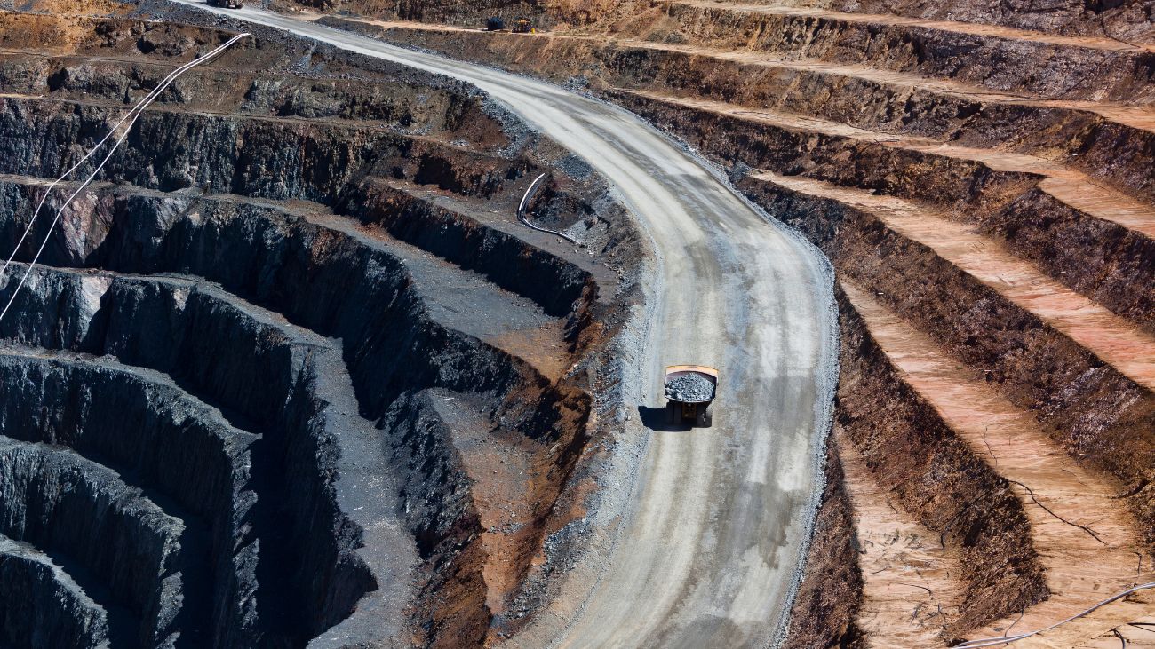 Minería Chilena Avanza Hacia la Sostenibilidad Hídrica: Proyecciones al 2034 Revelan Mayor Uso de Agua de Mar y Tecnologías de Reutilización