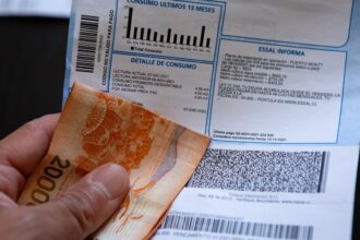 SERNAC y Enel compensarán con $17.000 millones a 800 mil hogares tras cortes de luz en Chile