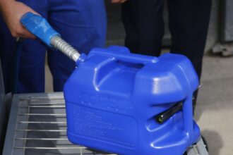Descenso inminente en el precio de la parafina: ENAP anuncia reducción de $20,7 por litro a partir de este jueves